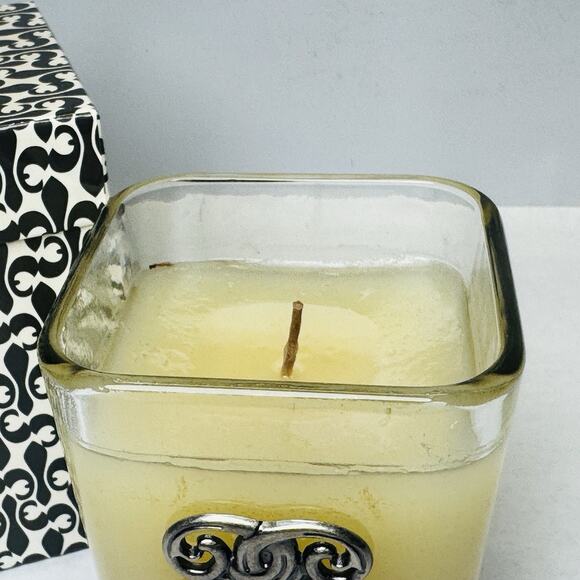 Aromatique Vanilla Scented Candle 9 oz in Glass Decorative Cube with Gift Box - Picture 3 of 8